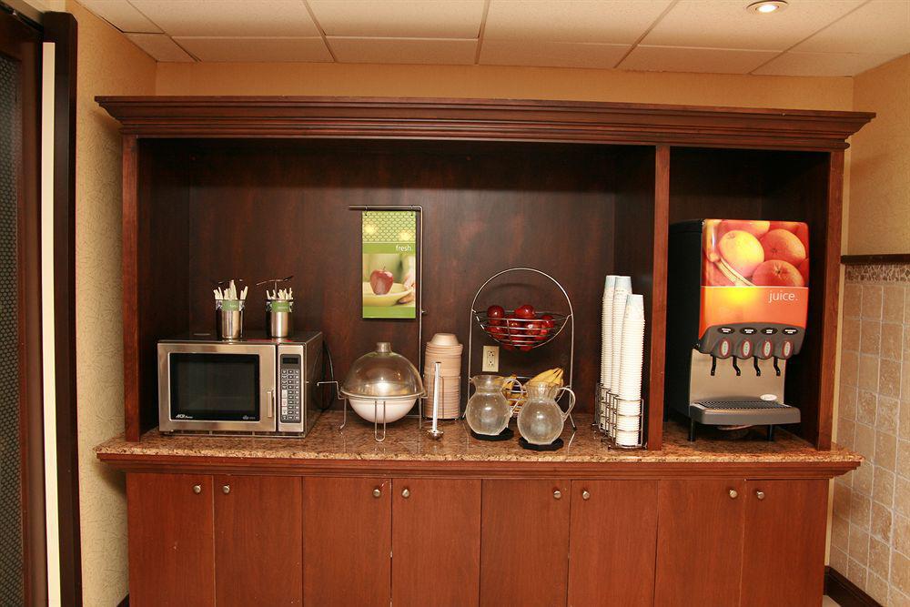 Hampton Inn & Suites Alexandria Old Town Area South Bagian luar foto
