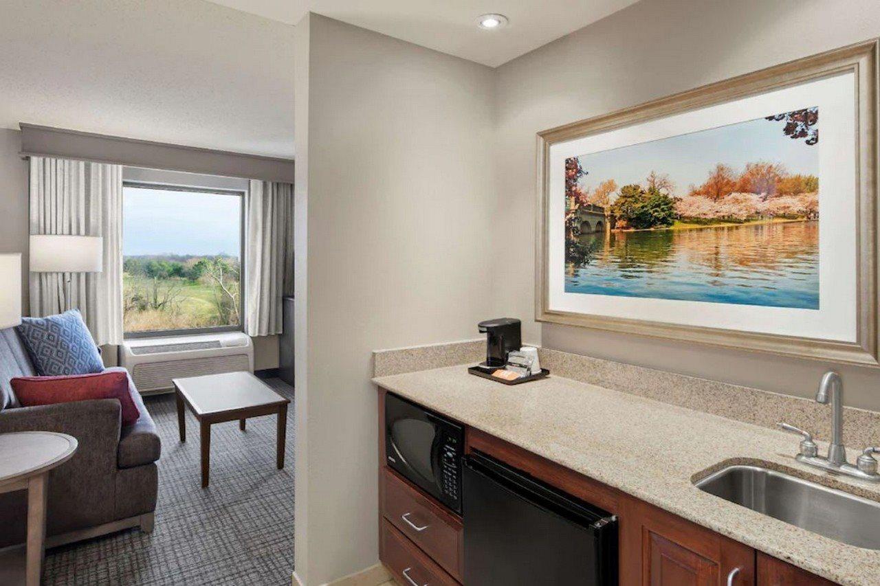 Hampton Inn & Suites Alexandria Old Town Area South Bagian luar foto