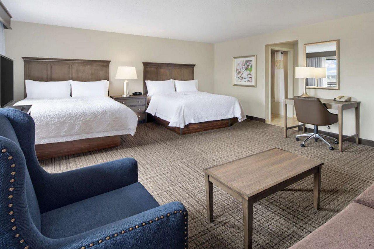 Hampton Inn & Suites Alexandria Old Town Area South Bagian luar foto