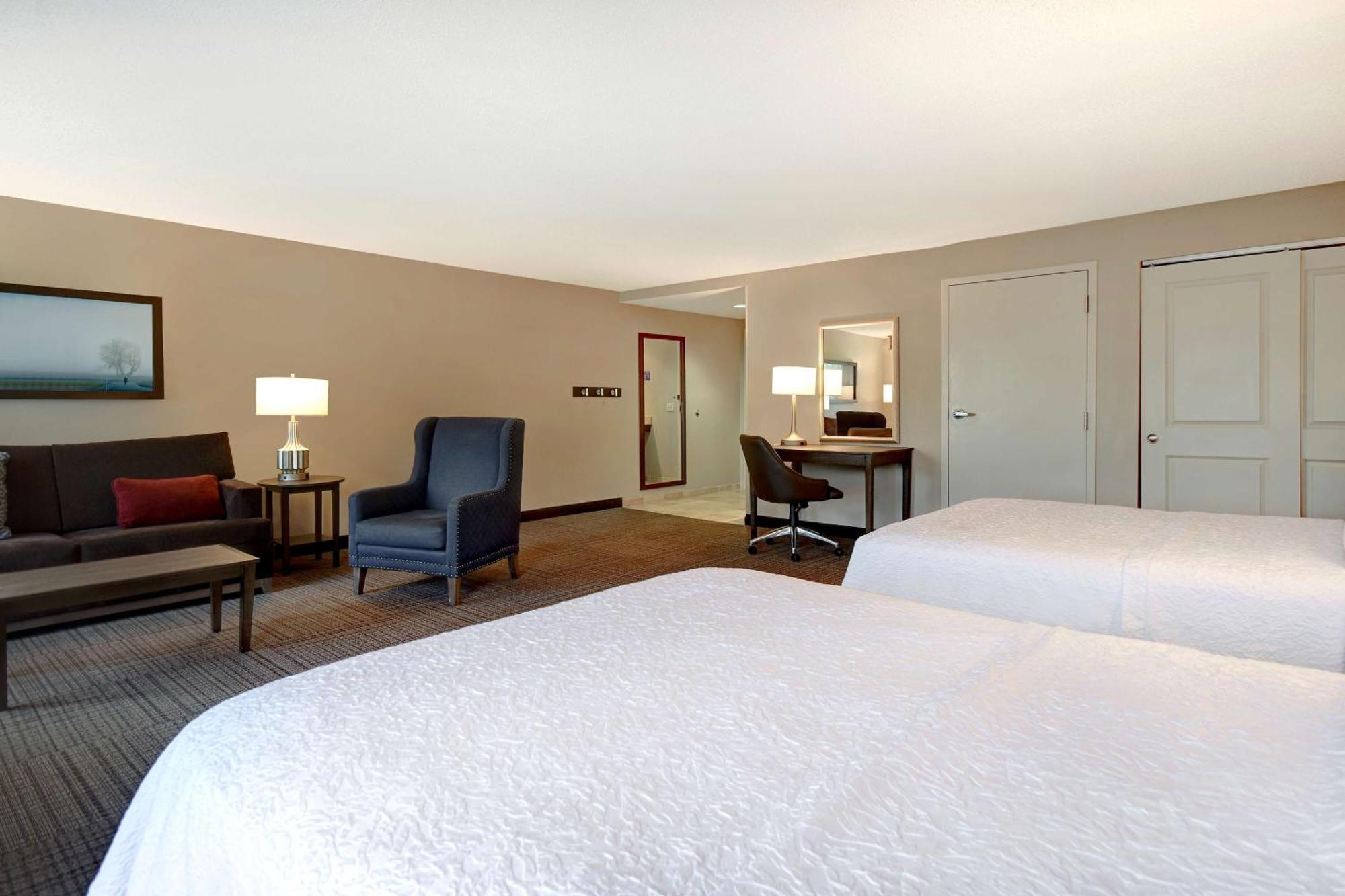 Hampton Inn & Suites Alexandria Old Town Area South Bagian luar foto