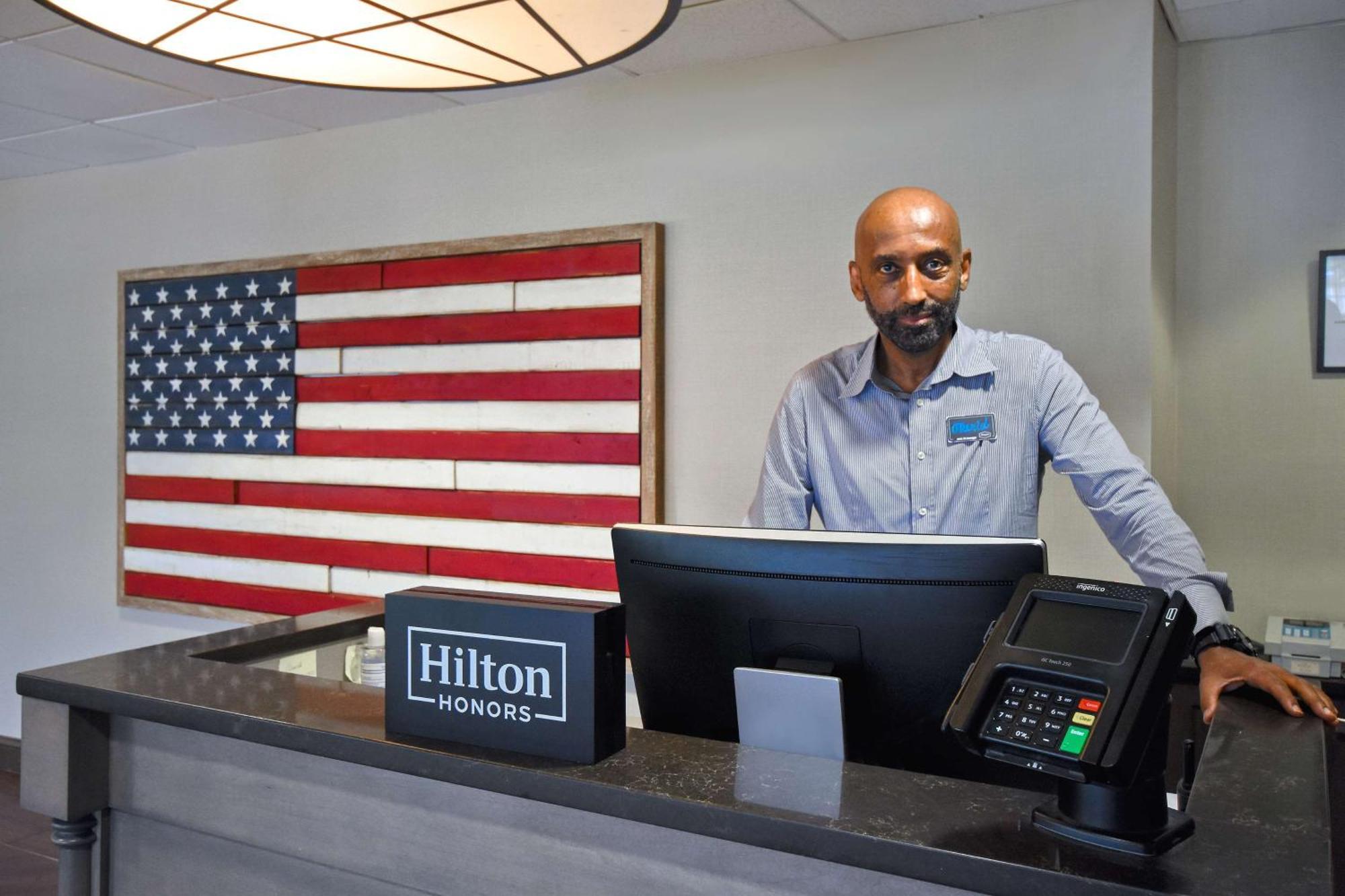 Hampton Inn & Suites Alexandria Old Town Area South Bagian luar foto