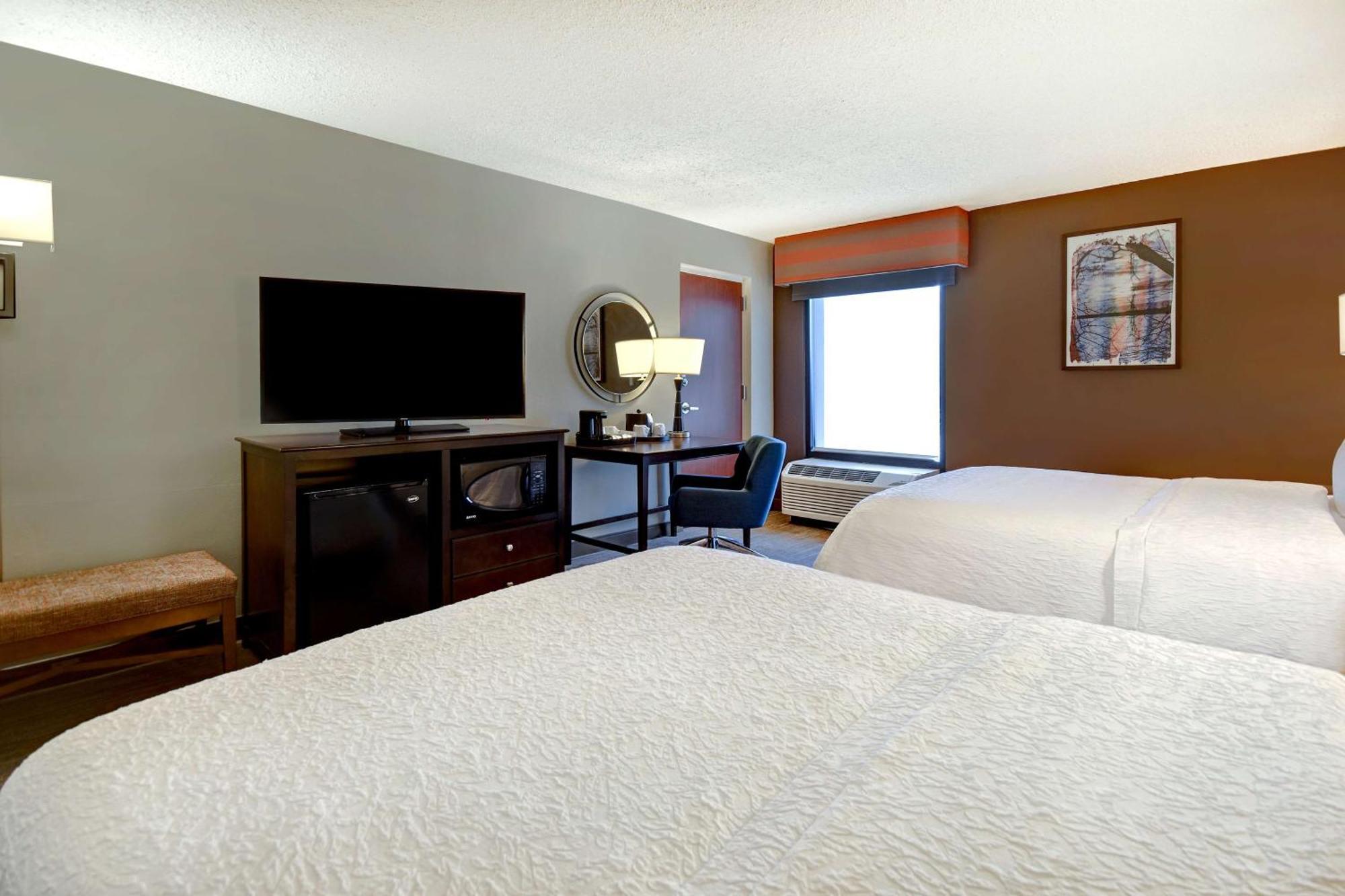Hampton Inn & Suites Alexandria Old Town Area South Bagian luar foto