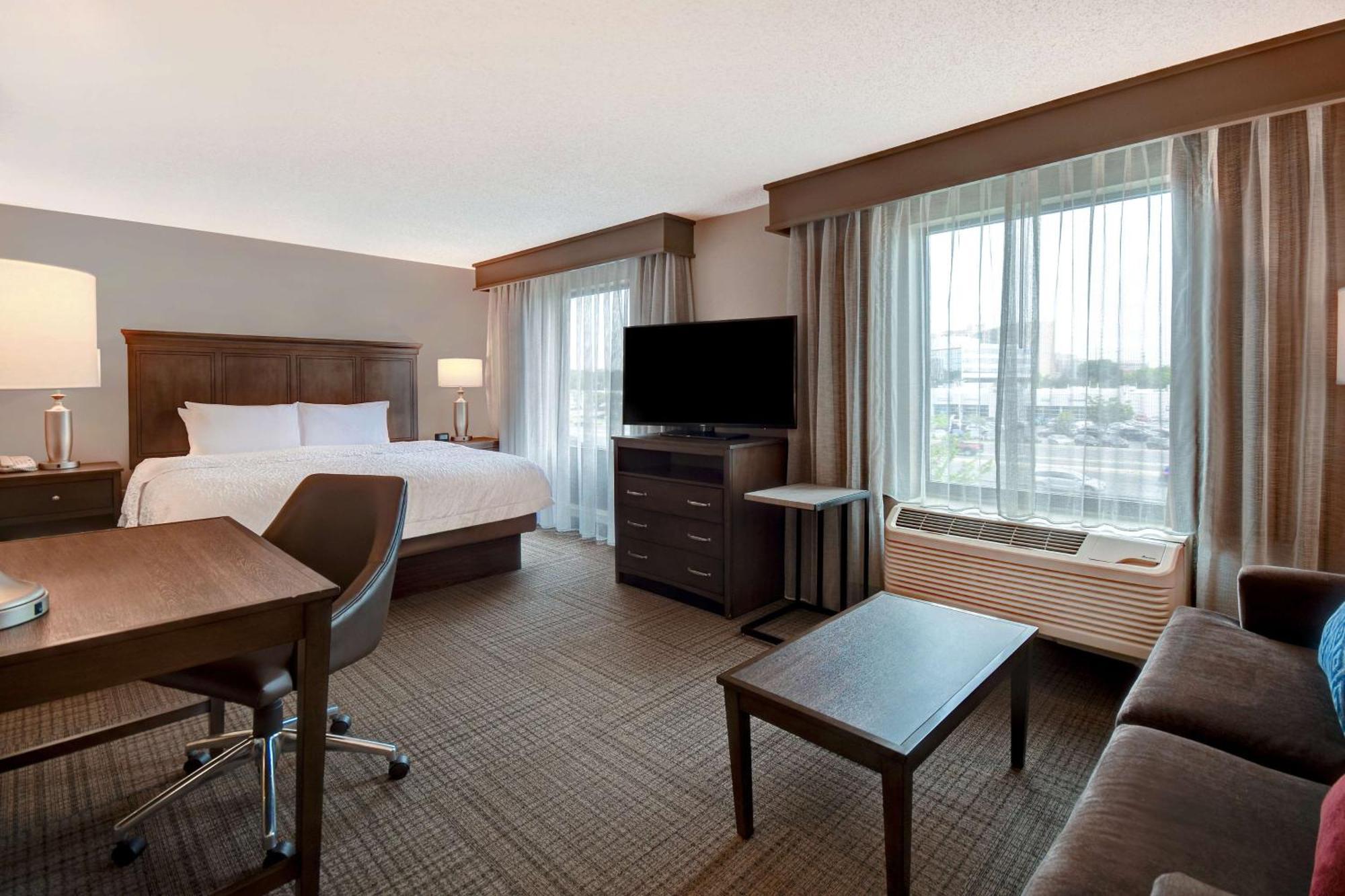 Hampton Inn & Suites Alexandria Old Town Area South Bagian luar foto